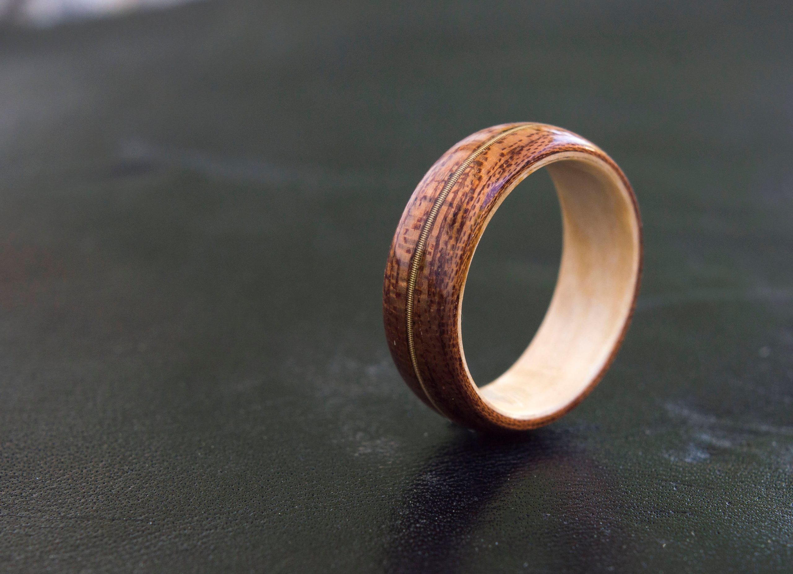 Kalmerend kunst Kalmte 8 mm Bentwood Ring with Mahogany & Bird's Eye Maple, with Guitar String  Inlay Model #9304.9 - Simply Wood Rings